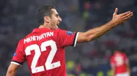Gelandang Manchester United (MU), Henrikh Mkhitaryan telah mengoleksi lima assist dari tiga laga Liga Inggris 2017/2018. (ARMEND NIMANI / AFP)