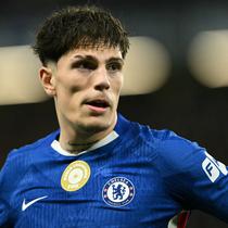 Gelandang Chelsea, Alejandro Garnacho, terlihat selama pertandingan sepak bola Premier League Inggris antara Chelsea dan Arsenal di Stamford Bridge, London, pada 30 November 2025. (JUSTIN TALLIS / AFP)