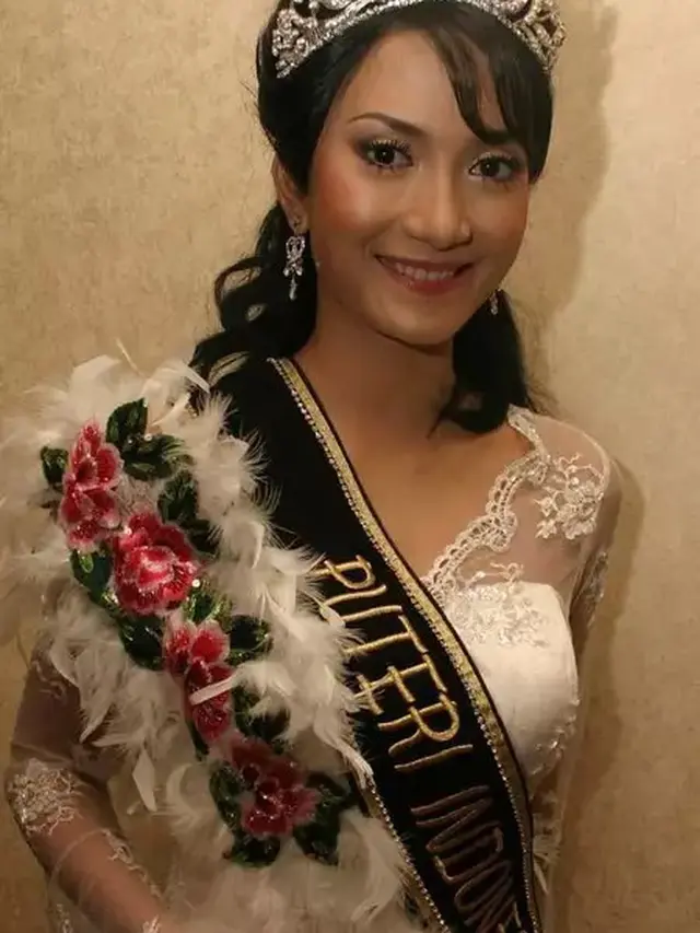 Potret Masa Muda 8 Istri Vokalis Band, Selalu Memesona