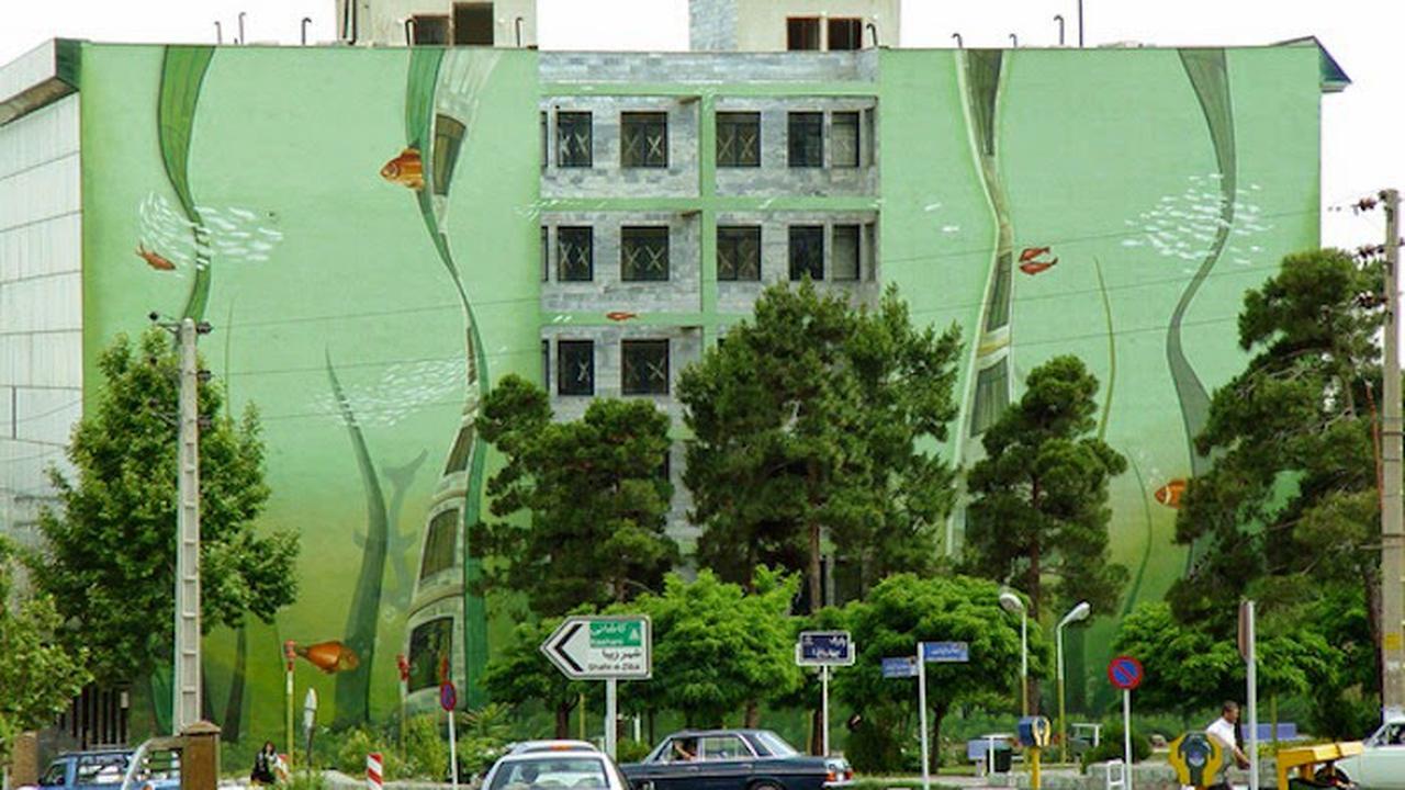 Teheran Percantik Pemandangan Kota dengan Karya Seni Seniman