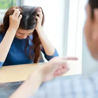 Hati yang tersakiti karena cinta./Copyright shutterstock.com/g/chevanon