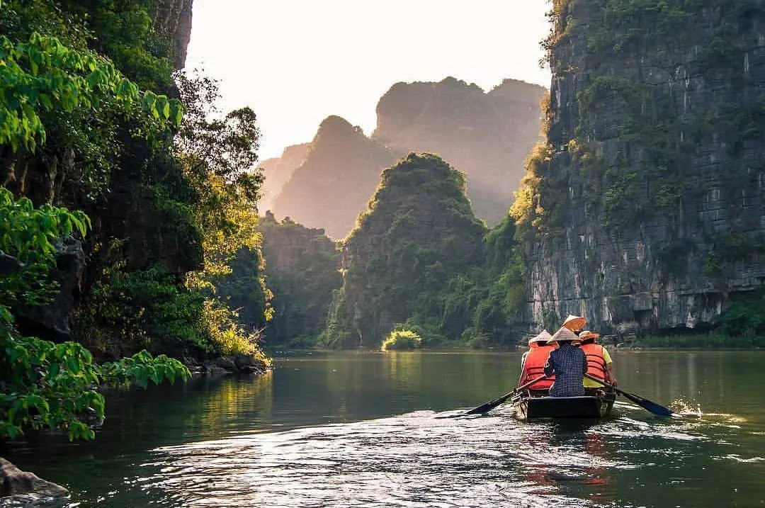 Ninh Binh, Vietnam. (Sumber Foto: raphtravels/Instagram)