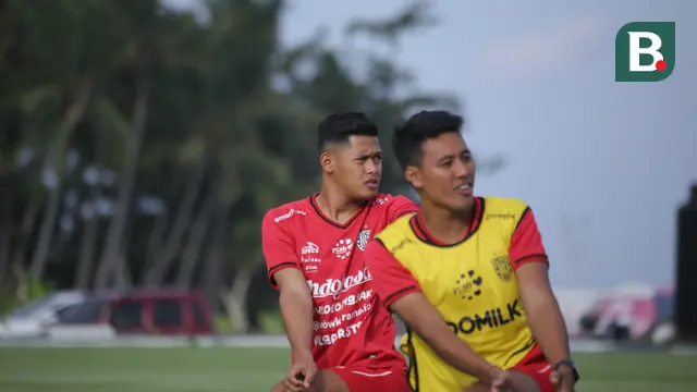 Taufik Hidayat (kiri)