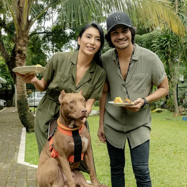 Diterpa Rumor Selingkuh, Ini 7 Potret Kebersamaan Tyas Mirasih dan Tengku Tezi