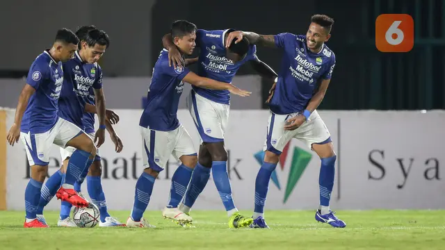 Foto: Belum Terkalahkan, Persib Gusur Bhayangkara FC dari Puncak Klasemen usai Gulung Persipura Jayapura dalam BRI Liga 1