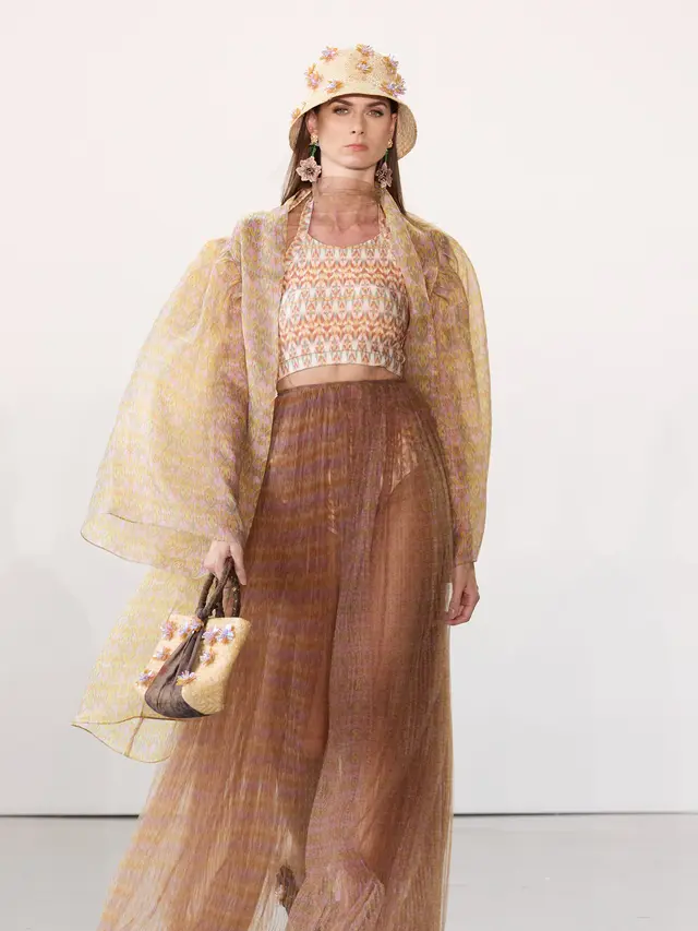 Koleksi Wiron Didiet Maulana di New York Fashion Week Indonesia Now Dilirik Pemilik Toko di New York