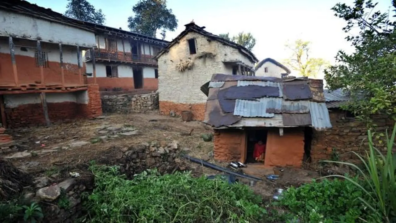 Contoh gubuk chhaupadi di Nepal, yang digunakan untuk mengasingkan perempuan haid atau pascamelahirkan (AFP PHOTO)