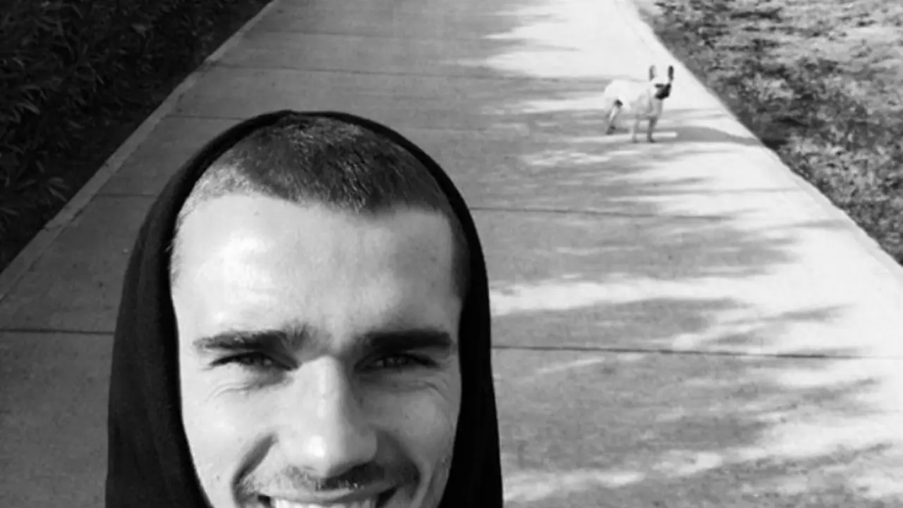 Griezmann, Pemain Terbaik Piala Eropa 2016 yang Hobi Selfie