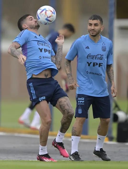La Pulga cs mulai menjalani latihan pertama setelah meraih gelar juara Piala Dunia. (Photo by JUAN MABROMATA / AFP)