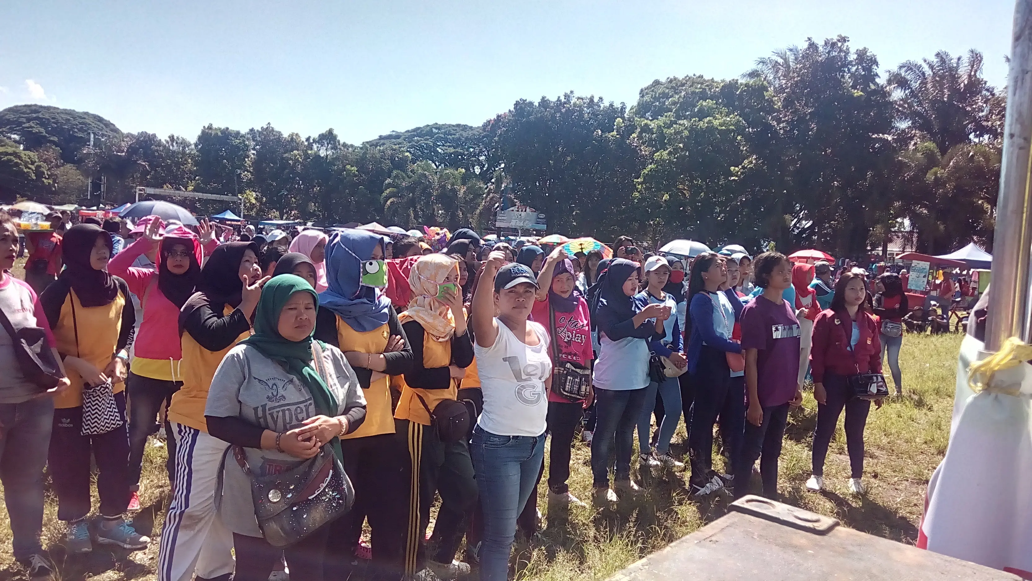 Tidak Ada Demo, Ribuan Buruh Garut Memilih Jalan Sehat (Liputan6.com/Jayadi Supriadin)