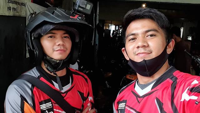 Potret Rizki dan Ridho D'Academy Naik Motor Trail. (Sumber: Instagram/da2_rizki123)