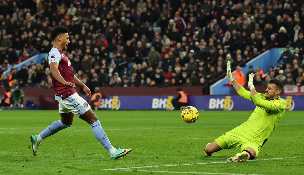 Kemenangan atas Aston Villa menjadi catatan tersendiri bagi Newcastle United. (Adrian DENNIS/AFP)