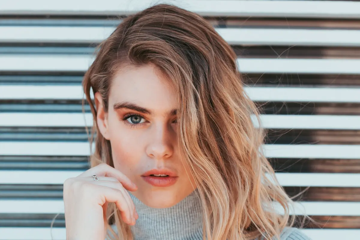 ilustrasi rekomendasi warna cat rambut/unsplash