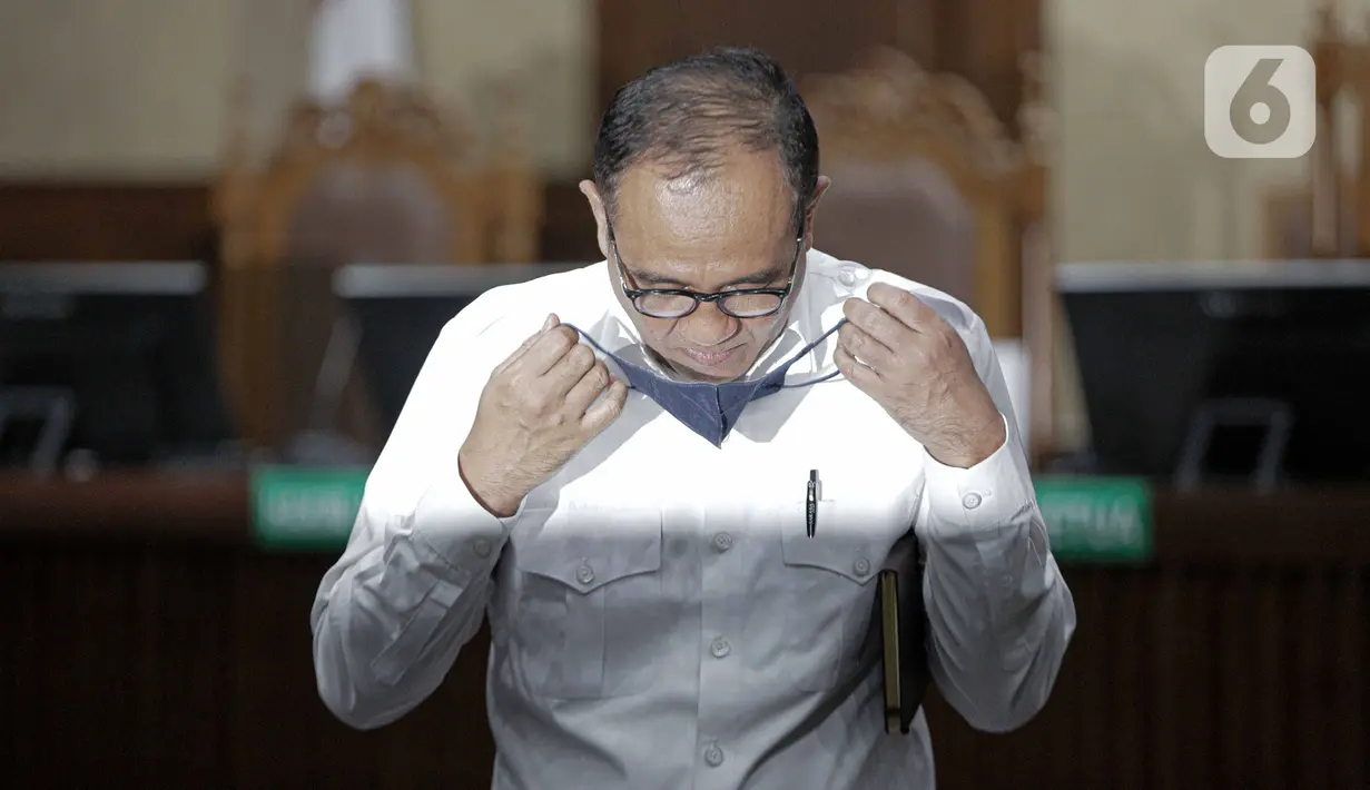 Sidang mencapai tahap akhir setelah mantan pejabat pajak ini mengikuti rangkaian persidangan pembuktian yang menghadirkan berbagai saksi. (Liputan6.com/Faizal Fanani)