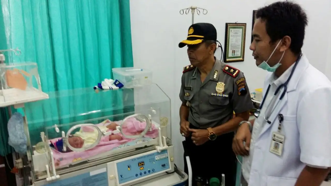 Bayi Lelaki Lengkap dengan Ari-Ari Dibuang ke Semak-Semak