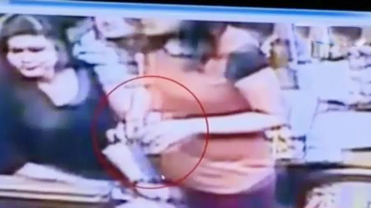 Detik-detik Pergerakan Jessica di Kafe Olivier