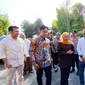 Wakil Presiden terpilih Gibran Rakabuming Raka bertemu dengan Khofifah Indar Parawansa dan Emil Elistiano Dardak. (Dian Kurniawan).