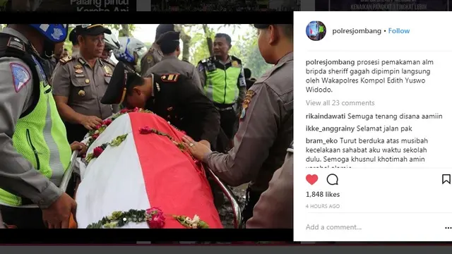 Anggota Satlantas Polres Jombang Bripda Sheriff Gagah tewas usai menghalau pengendara yang hendak menerobos palang pintu perlintasan kereta api.