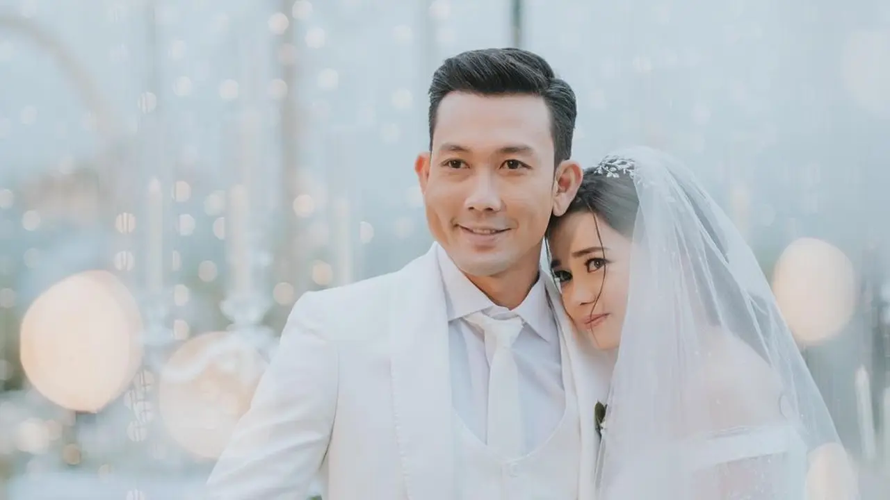 Denny Sumargo dan Olivia Allan. (Foto: Instagram @sumargodenny)