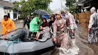 Pagi ini, 6 Desember 2019 pukul 07.30 Wib, banjir menggenangi wilayah Tanjung Pandan disebabkan hujan dengan intensitas tinggi sejak pukul 05.30 Wib. (Dok Humas Badan Nasional Penanggulangan Bencana/BNPB)