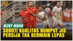 Persija Jakarta harus puas bermain imbang 1-1 melawan Bali United pada pekan kelima BRI Super League 2025/2026 di Jakarta International Stadium (JIS). Kapten Macan Kemayoran, Rizky Ridho, melontarkan kritik keras terhadap kualitas rumput JIS yang din...