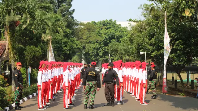 Siang tadi, calon Paskibraka 2018 mulai latihan baris berbaris. (Foto: Liputan6.com/Aditya Eka Prawira)