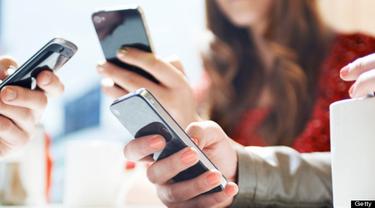 [Bintang] Ilustrasi Main Handphone