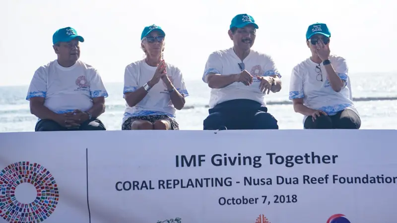 Menko Bidang Kemaritiman Luhut Binsar Pandjaitan, Menteri Keuangan Sri Mulyani, Gubernur Bank Indonesia Perry Warjiyo, dan Managing Director IMF Christine Lagarde di Bali