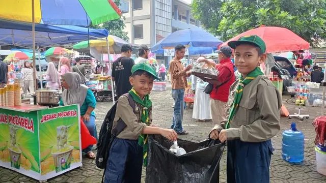 Relawan Hijau Festival Balon Udara Banyumas 2025.