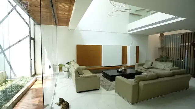 Potret Ruang TV Rumah Raditya Dika dan Anissa Aziza
