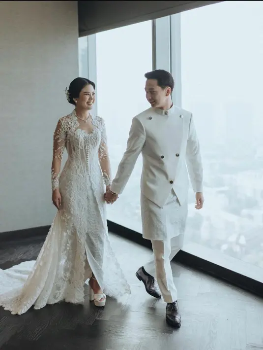 <p>Kevin Sanjaya dan Valencia Tanoesoedibjo baru saja menggelar acara pernikahan di Indonesia. Tepatnya Park Hyatt Jakarta, setelah sebelum resmi menjadi pasangan suami-istri dengan menggelar acara di Paris. Foto: Instagram.</p>
