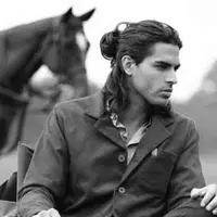 Model rambut Samurai Man Bun (Sumber: nextluxury.com)