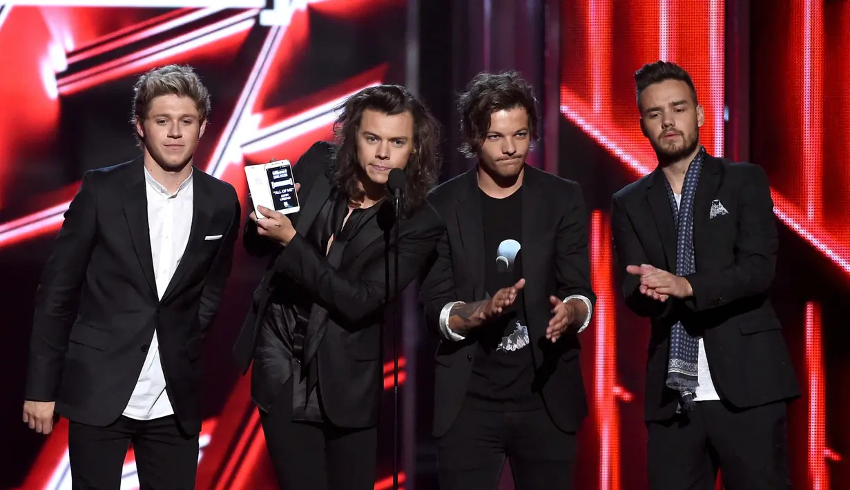 Dilansir laman Entertainment Weekly, Sabtu (7/11/2015), Liam Payne menjelaskan History sebagai lagu versi modern dari You've Got a Friend in Me. Single tersebut sengaja ditujukan untuk Directioners. (AFP/Bintang.com)