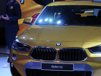 BMW X2 First-ever seri terbaru saat peluncuran di Jakarta, Rabu (31/10). First-ever BMW X2 adalah Sports Activity Coupe yang bisa melaju berbagai medan yang di bandrol dengan harga RP 839 juta. (Merdeka.com/Dwi Narwoko)