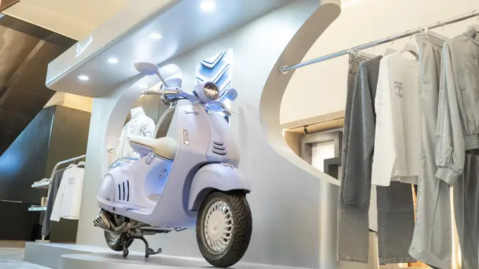 Vespa Hadirkan Pop-Up Store Di Pacific Place Mall, Jakarta (photo by Vespa)