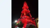 Kemegahan cahaya warna Pakaya Tower di Gorontalo. (Liputan6.com/Andri Arnold)
