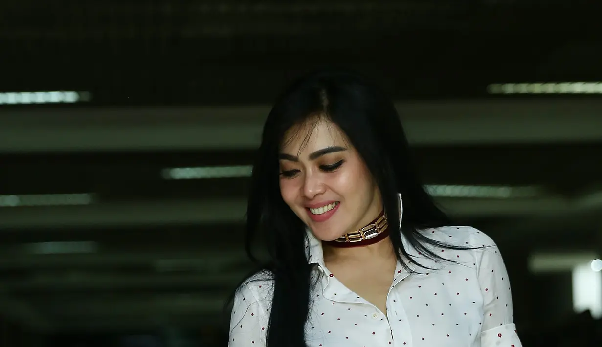 Syahrini yang sering kali melakukan show ke  beberapa tempat sekalipun mengakui kemegahan panggung dan teknologi yang digunakan. Bahkan disebut-sebut pertama ditampilkan di Indonesia. (Galih W. Satria/Bintang.com)