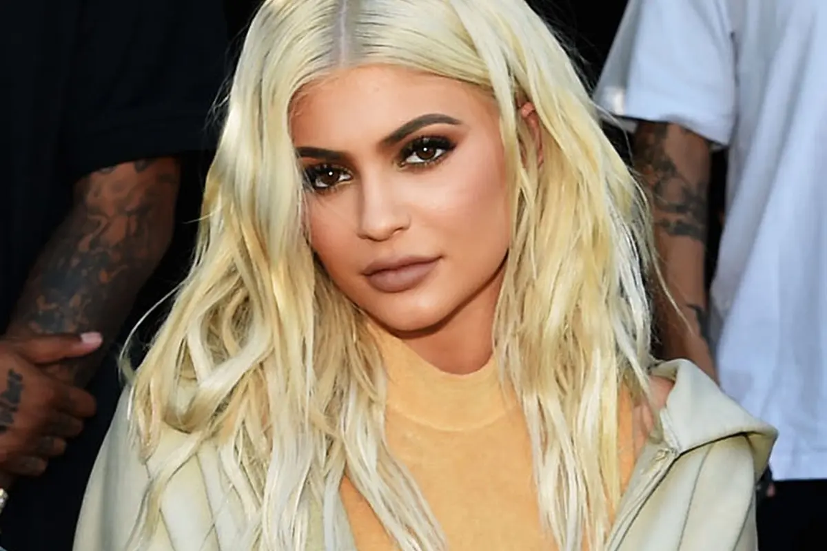 Ternyata Ini 8 Produk Kecantikan yang Suka Dipakai Kylie Jenner