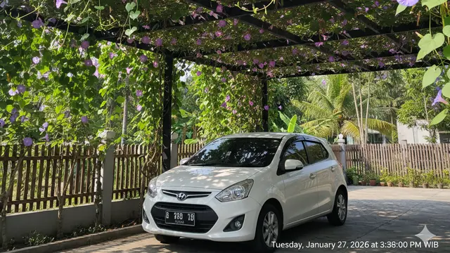 Ide Tanaman Rambat untuk Carport. AI