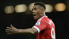 Pada hari jadinya Anthony Martial, gagal memberikan MU kemenangan saat melawan West Ham pada laga Liga Premier Inggris di Stadion Old Trafford, Inggris, Sabtu (5/12/2015). (AFP Photo/Oli Scarff)