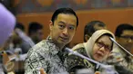 Mendag, Thomas Trikasih Lembong (tengah) menyimak pendapat saat rapat dengar pendapat dengan Komisi VI DPR RI di Kompleks Parlemen, Jakarta, Kamis (26/11/2015). RDP membahas perdagangan gula rafinasi. (Liputan6.com/Helmi Fithriansyah)