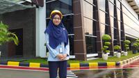 Riska Yunita, lulus dari SMK Jateng tahun 2019 menjadi karyawan tetap sebagai Staf Logistic and Export Import Control (LEIC) di PT Komatsu Undercarriage Indonesia Cikarang.