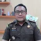 Kasi Intelijen Kejari Makassar, Andi Alamsyah mengatakan sudah ada 18 saksi diperiksa dalam tahap penyidikan kasus dugaan korupsi pembebasan lahan industri pengelolaan sampah Kota Makassar (Liputan6.com/Eka Hakim)