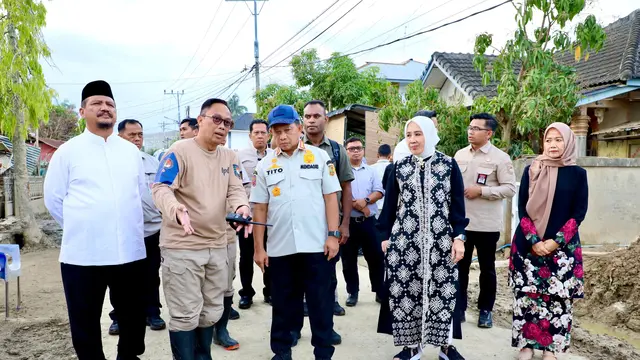 Kasatgas Tito Tinjau Pembersihan Lumpur di Aceh Tamiang, Praja IPDN Dikerahkan Pulihkan Permukiman