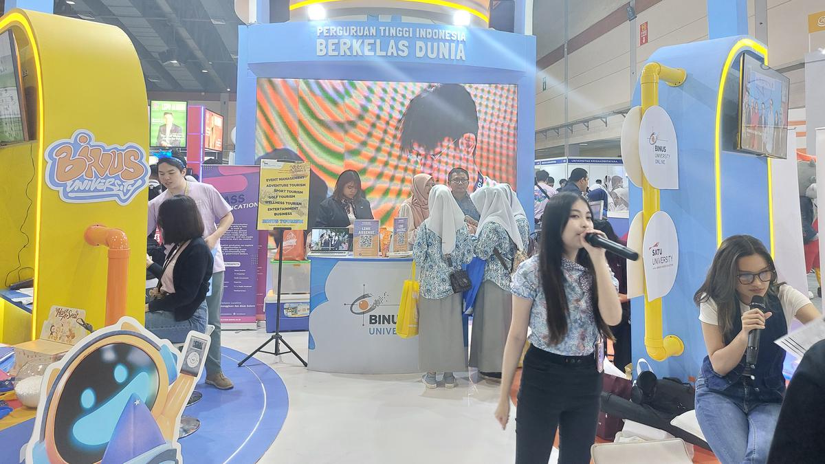 Pamerkan Keunggulan Mahasiswa dan Alumni, BINUS University Hadirkan Kolaborasi Unik di IIETE 2025