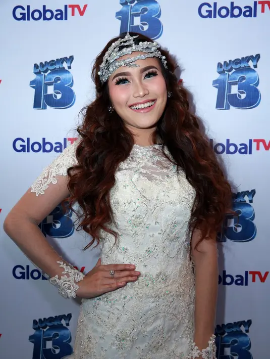 Tindakan Ayu ini mengingatkan kita pada kebiasaan Shaheer Sheikh yang berulang kali juga melakukan hal yang sama, Shaheer kerap mengekspresikan perasaan hatinya melalui kicauan di akun Twitter pribadinya.(Deki Prayoga/Bintang.com)