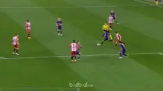 Philippe Coutinho mencetak gol pertamanya di La Liga dengan sebuah tembakan dari luar kotak penalti dan membantu Barcelona menang ...