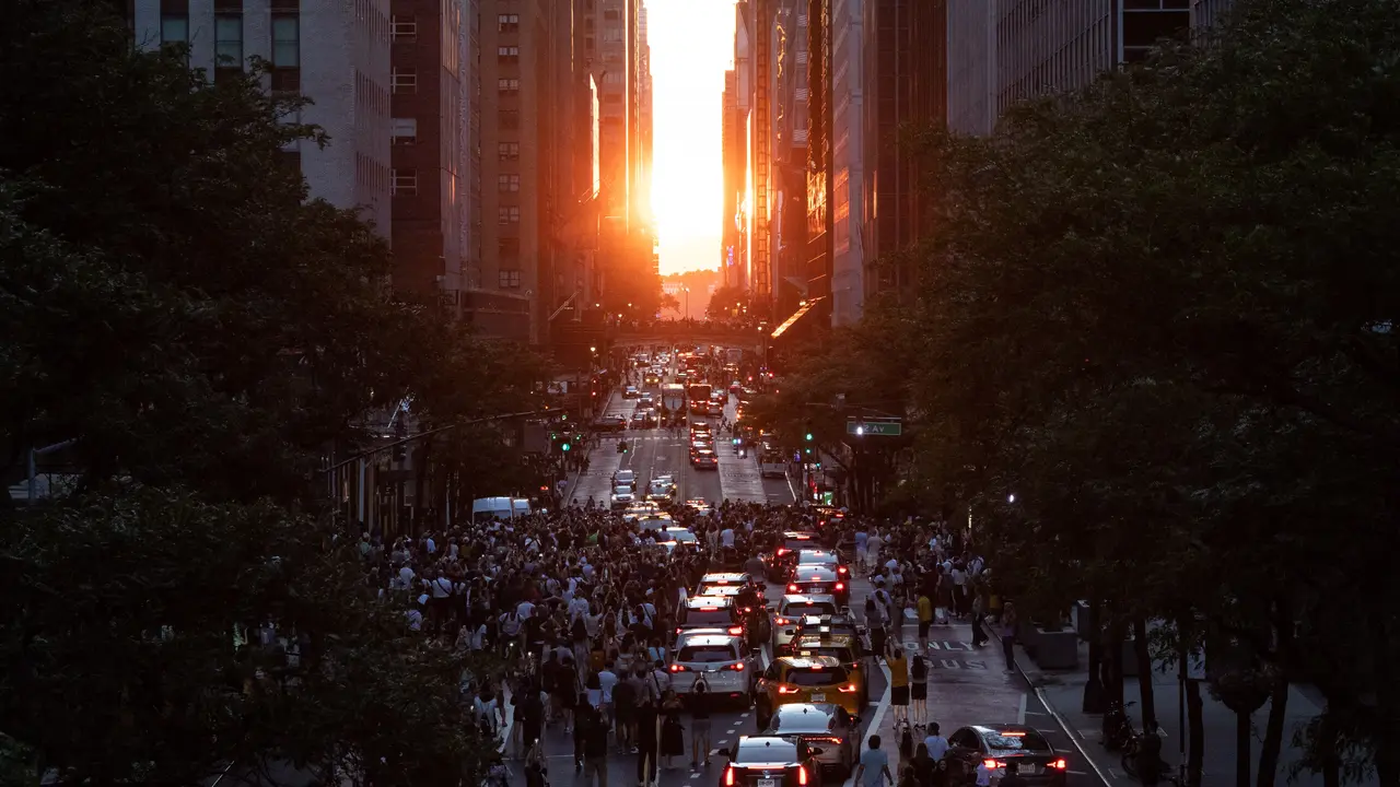 Fenomena Matahari terbenam di Kota Manhattan