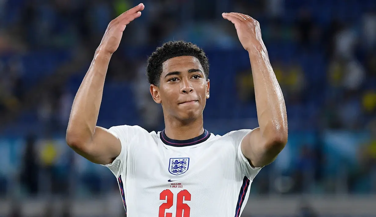 Jude Bellingham - Gelandang Timnas Inggris ini memecahkan rekor sebagai pemain termuda di Piala Eropa pada usia 17 tahun 349 hari. Performa memukau sang pemain membuat Dortmund memberikan label tidak dijual untuk Jude Bellingham di musim panas ini. (Foto: AFP/Ettore Ferrari)