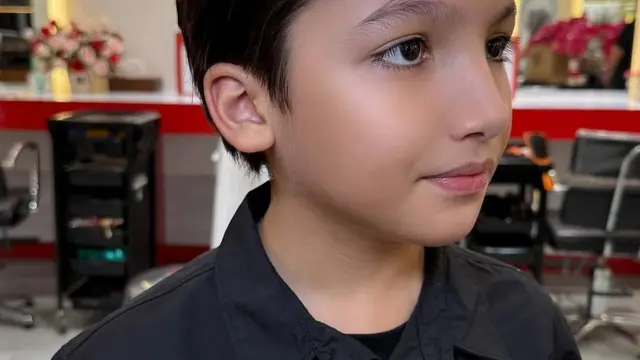 Tasyi Athasyia Bagikan Momen Sang Anak saat Potong Rambut Gondrong. (instagram/tasyiiathasyia)